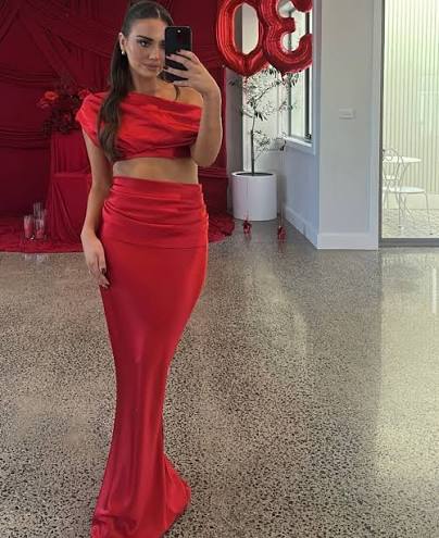 Effie Kats Perez Set - Runway Red size 10